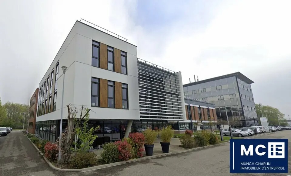 Location Bureaux 74 m² - Photo 1