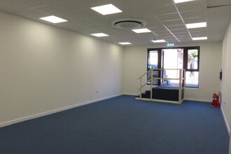 25 Fore St, Totnes to rent Interior Photo- Image 2 of 2