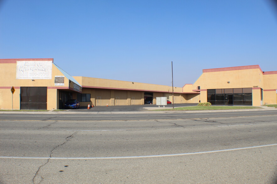 1340 Roberts Ln, Bakersfield, CA for sale - Building Photo - Image 1 of 1