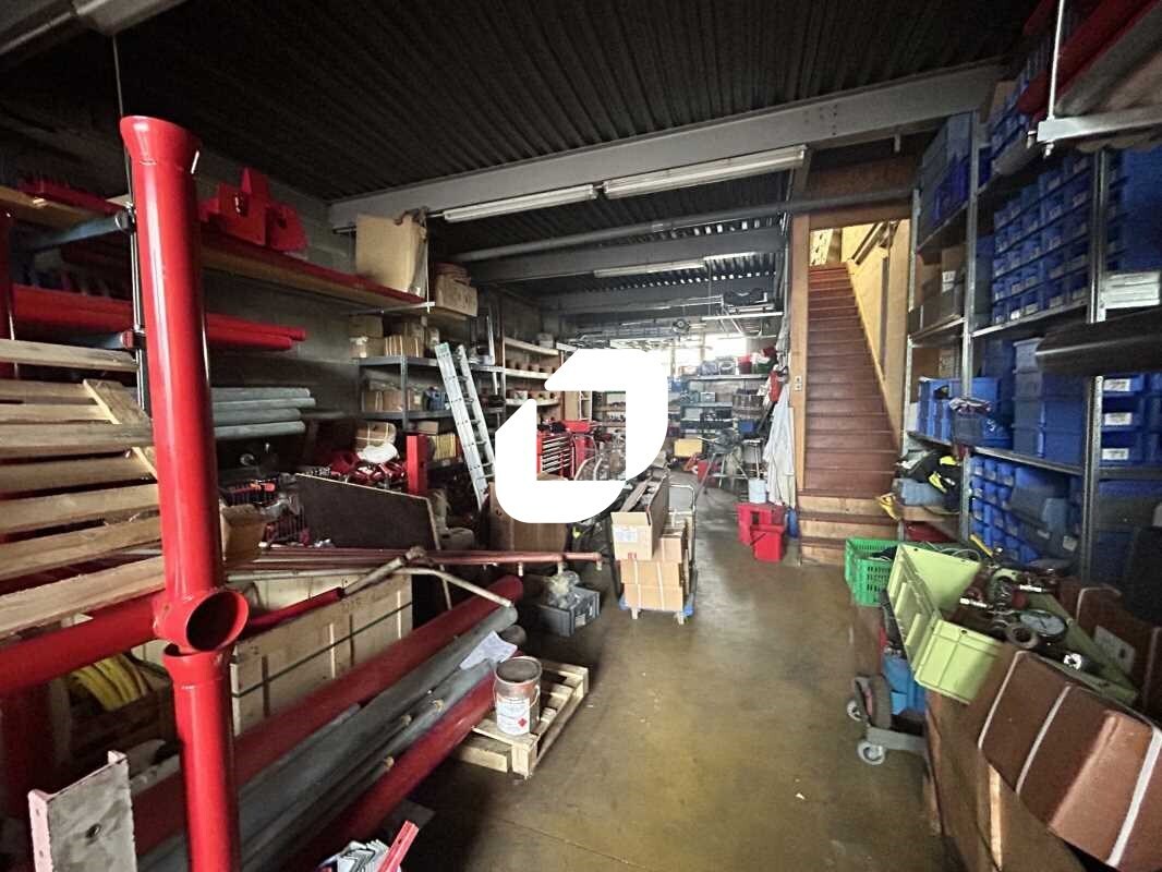 Light Industrial in Domont to rent Interior Photo- Image 1 of 7