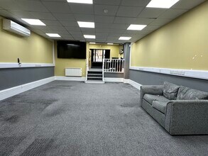 5 South Para, Doncaster to rent Interior Photo- Image 2 of 7