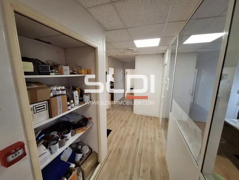 89 Avenue Du Progrès, Chassieu to rent - Interior Photo - Image 3 of 4