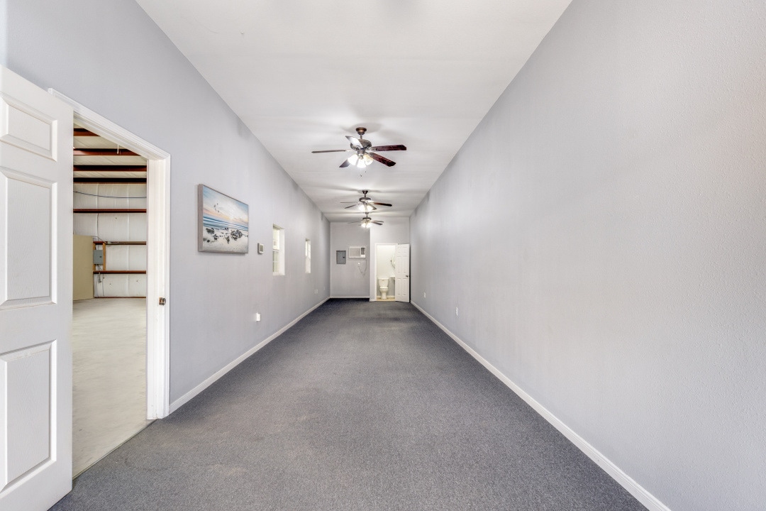 6115 FM 762 Rd, Richmond, TX to rent Interior Photo- Image 1 of 5