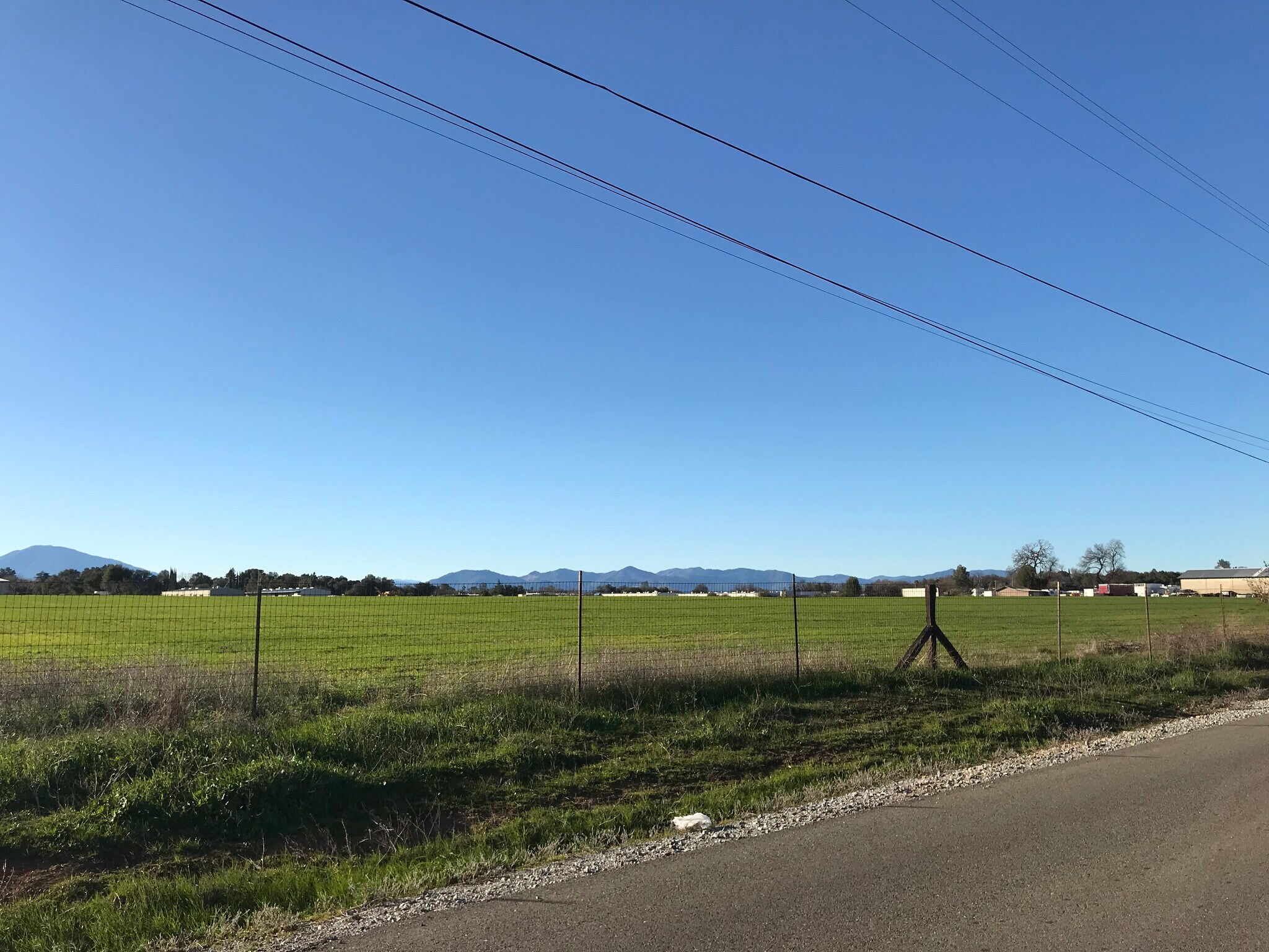 Old Oregon Trail, Redding, CA for sale Primary Photo- Image 1 of 1