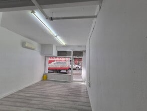 Retail in València, Valencia to rent Interior Photo- Image 1 of 9
