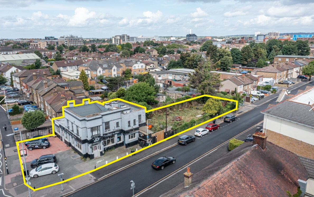 101 Brentwood Rd, Romford for sale Primary Photo- Image 1 of 1