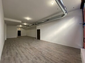 2350 N Kimball Ave, Chicago, IL to rent Interior Photo- Image 1 of 5