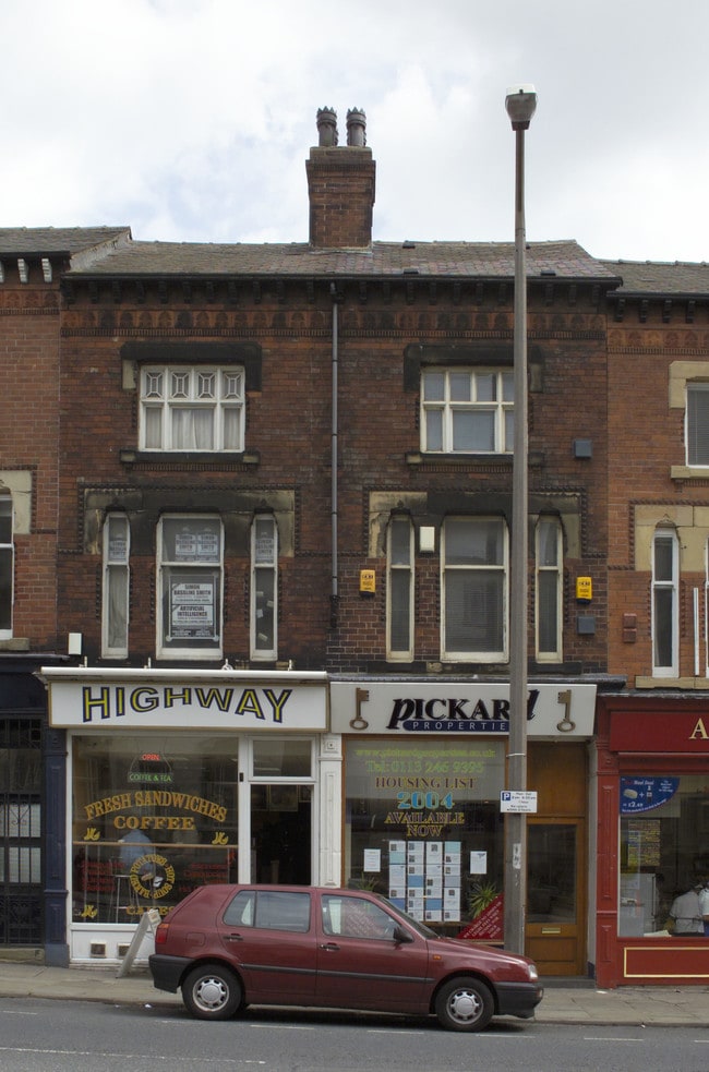 More details for 172-174 Woodhouse Ln, Leeds - Retail to Rent
