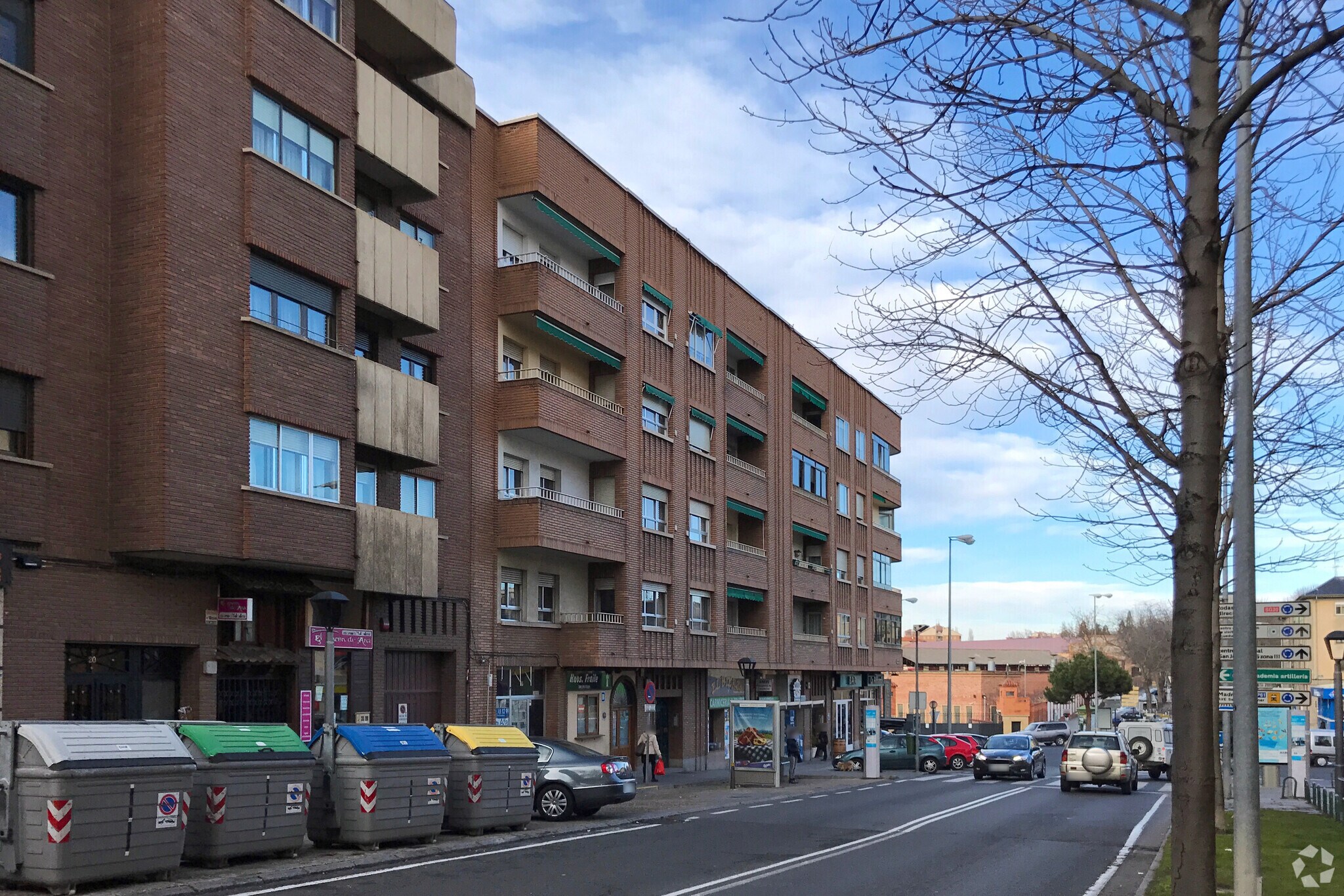 Retail in Segovia, Segovia to rent Primary Photo- Image 1 of 3