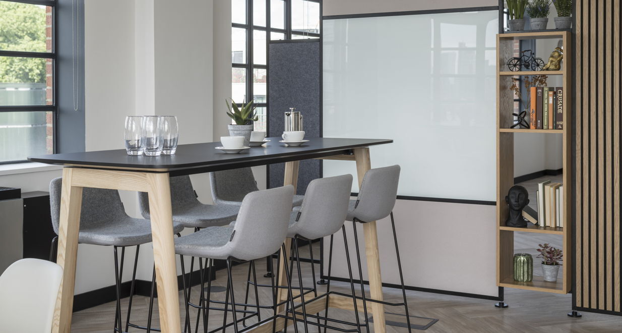 18-26 Essex Rd, London to rent Interior Photo- Image 1 of 10