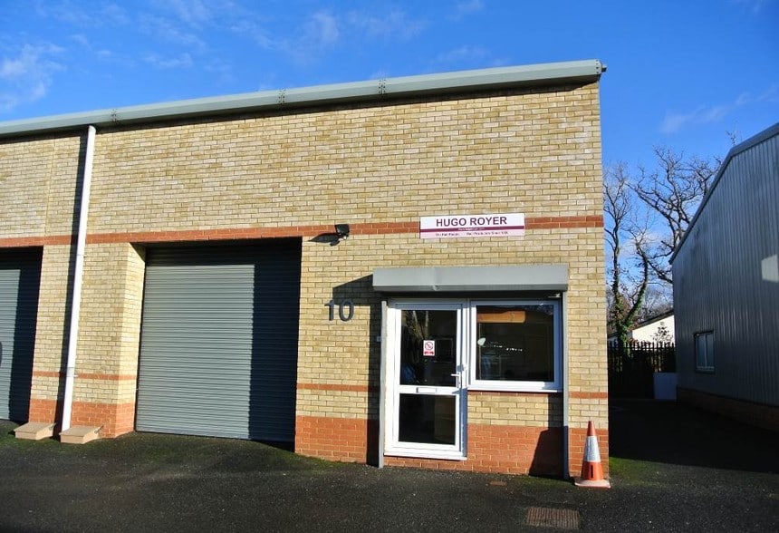 Swan Ln, Sandhurst to rent - Building Photo - Image 3 of 3