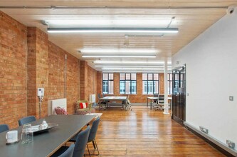 28-29A Great Sutton St, London to rent Interior Photo- Image 2 of 5