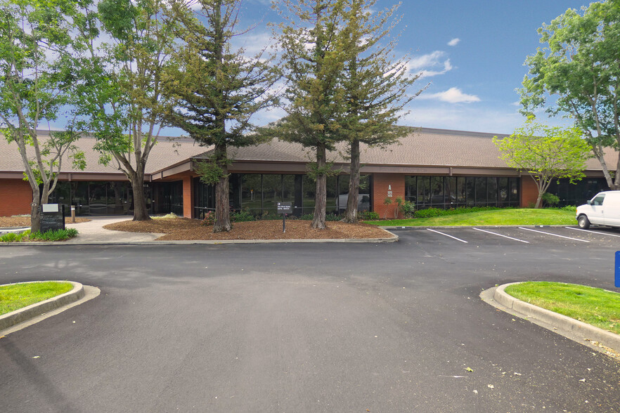 1375 Corporate Cntr Pky, Santa Rosa, CA for rent - Building Photo - Image 1 of 7