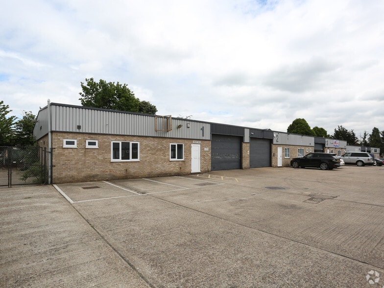 Crittall Rd, Witham to rent - Primary Photo - Image 1 of 4