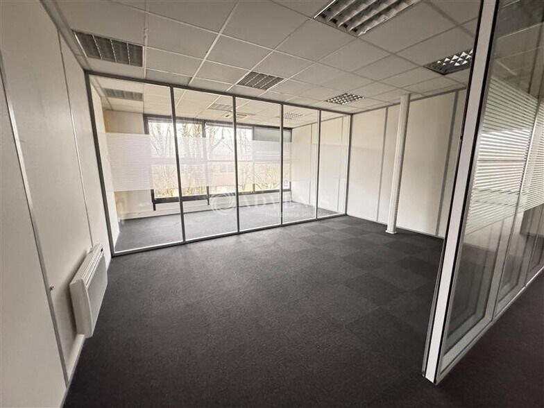Office in Lognes to rent - Interior Photo - Image 3 of 4