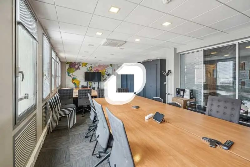 Office in Montreuil to rent Interior Photo- Image 1 of 13