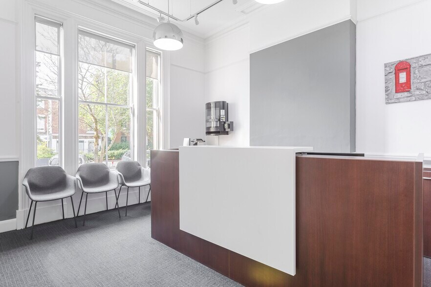 2 The Quadrant, Coventry to rent - Interior Photo - Image 2 of 10