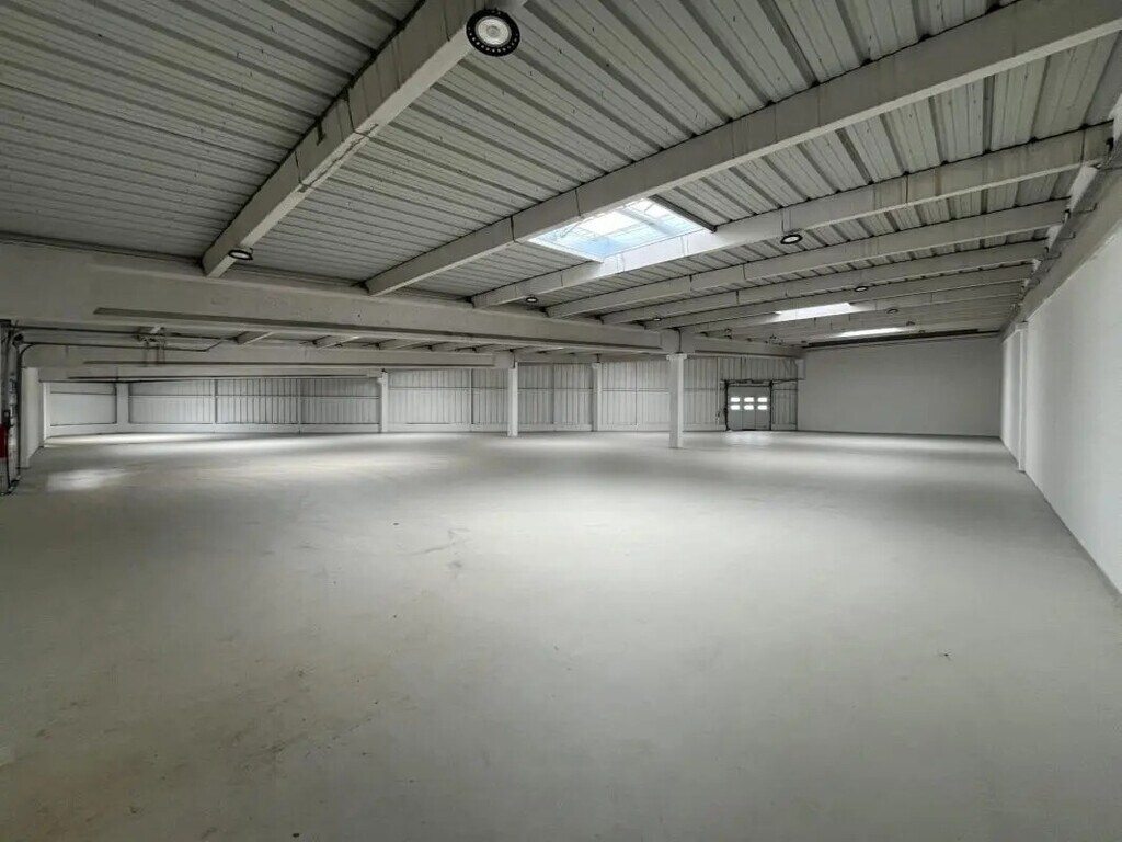 Location Entrepôt 697 m² à 1 245 m² - Photo 1