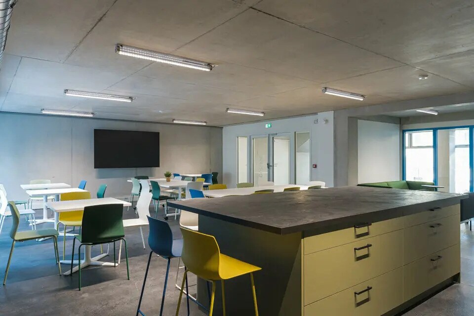 Location Bureaux 336 m² - Photo 1