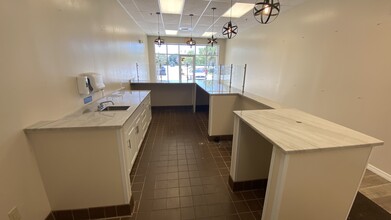 US 192 & SR 429, Orlando, FL for rent Interior Photo- Image 2 of 11