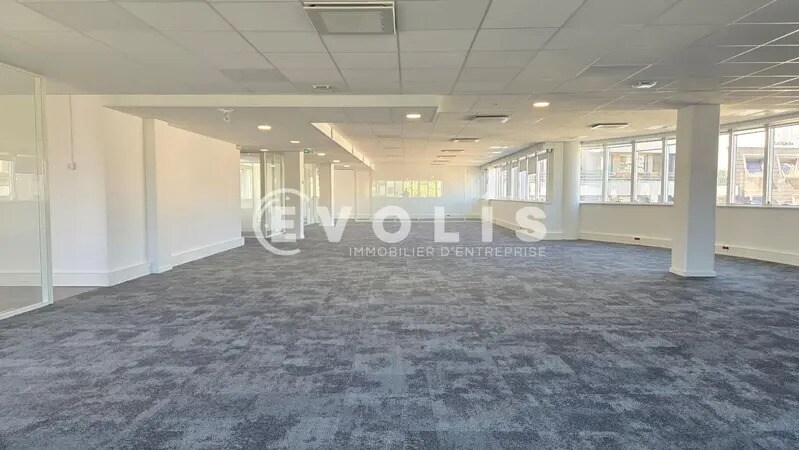 31-39 Rue Du Gouverneur Général Eboué, Issy-les-Moulineaux to rent - Building Photo - Image 3 of 11