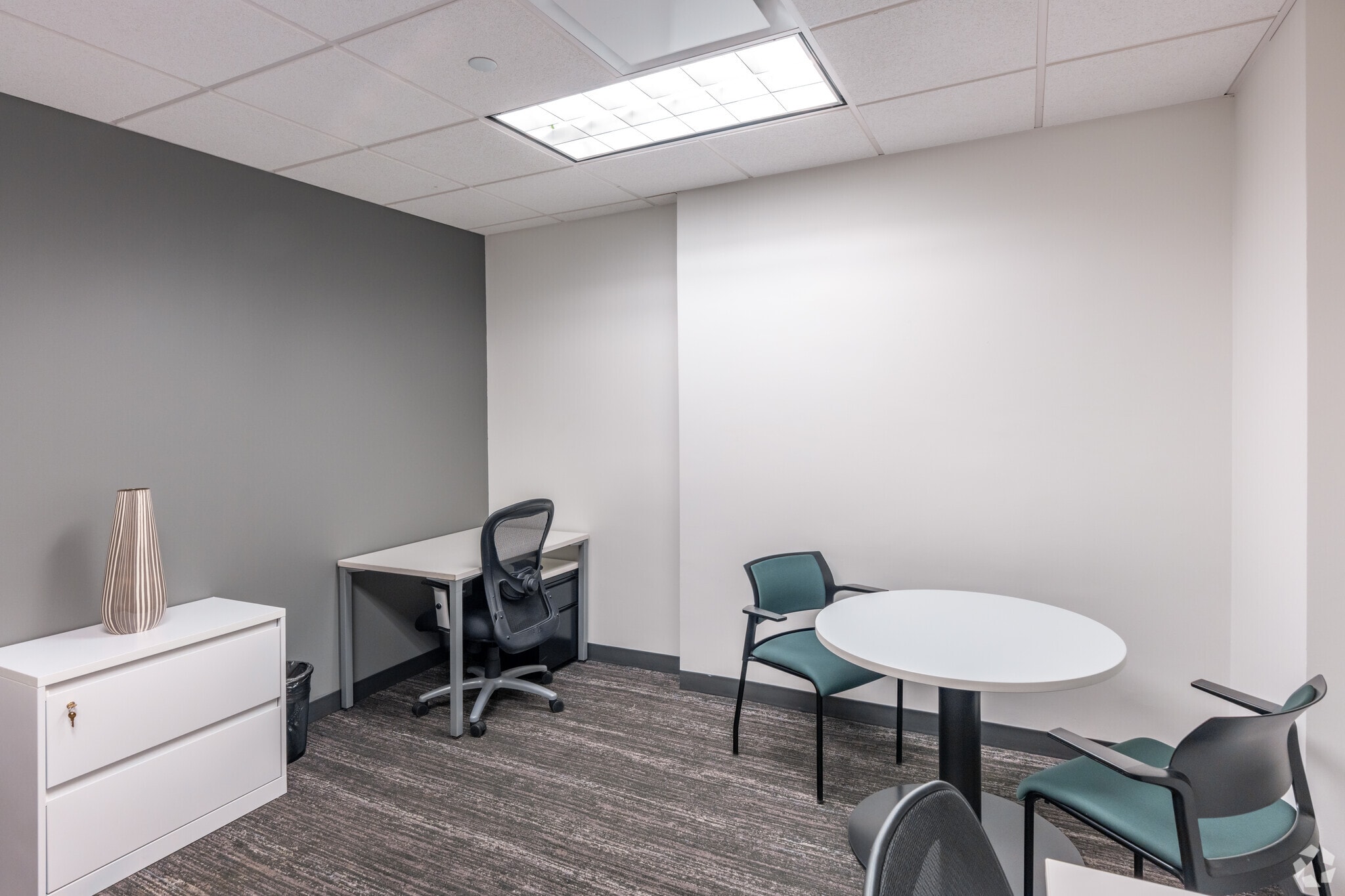 1325 Avenue of the Americas, New York, NY to rent Building Photo- Image 1 of 1