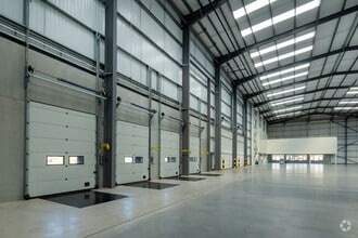 Dunlop Way, Birmingham to rent Interior Photo- Image 2 of 8