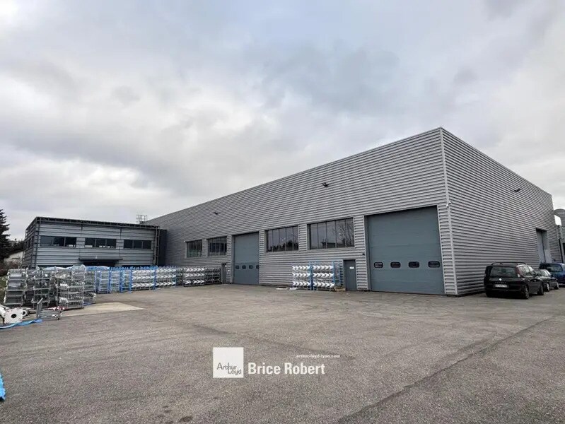 Light Industrial in Villeurbanne to rent Building Photo- Image 1 of 8
