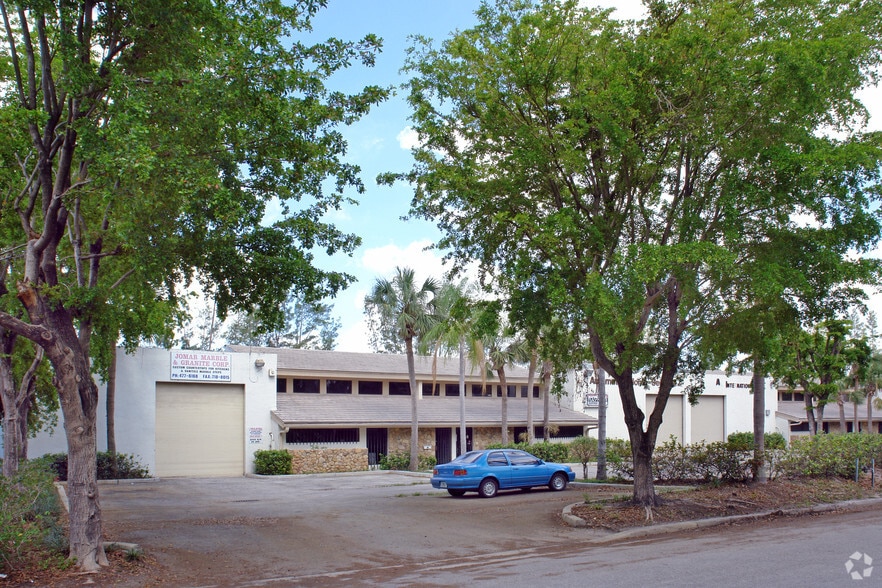 2000-2040 NW 94th Ave, Miami, FL for sale - Building Photo - Image 3 of 29