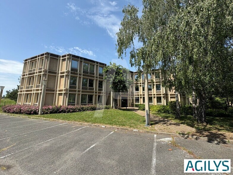 Route De L'orme - Paris-Saclay, Saint-Aubin for sale - Building Photo - Image 2 of 4