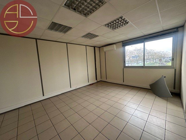 Industrial in Toulouse to rent - Interior Photo - Image 3 of 9