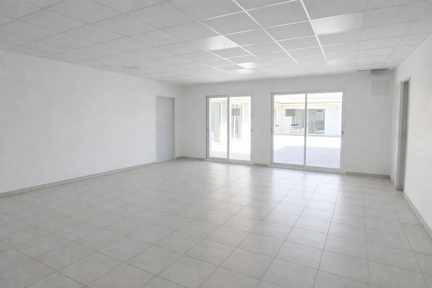 Office in Toulon to rent - Building Photo - Image 1 of 11