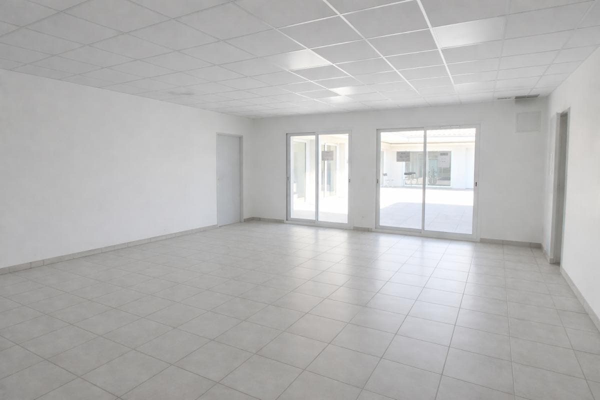 Office in Toulon to rent Building Photo- Image 1 of 12