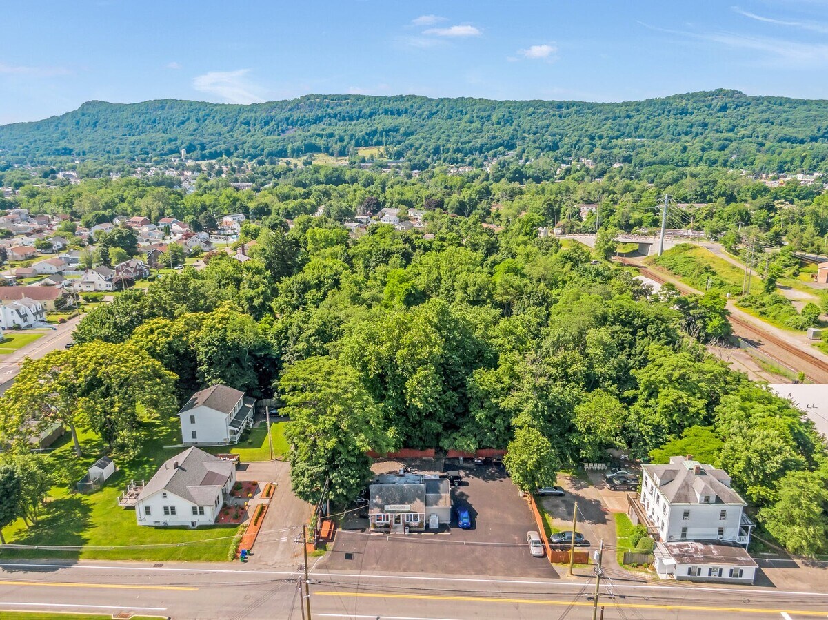 125 E Railroad Ave, West Haverstraw 10993 UK