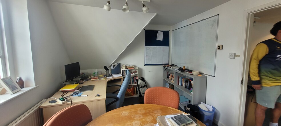 1-4 The Plain, Oxford to rent - Building Photo - Image 3 of 11