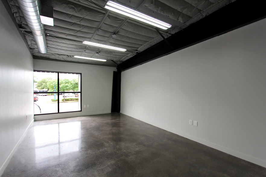 535 W 20th St, Houston, TX for rent - Interior Photo - Image 2 of 6