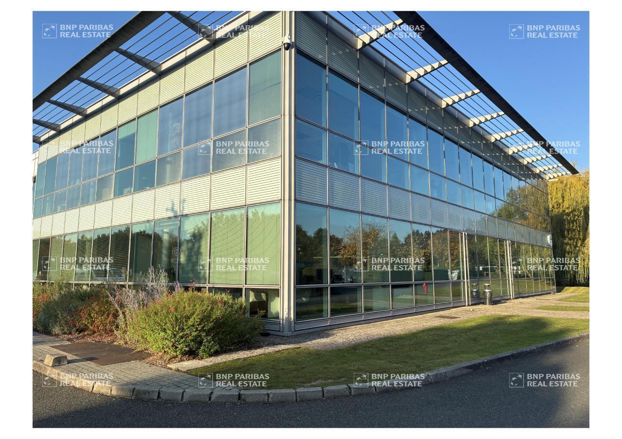 Office in Roissy-en-France to rent Building Photo- Image 1 of 8