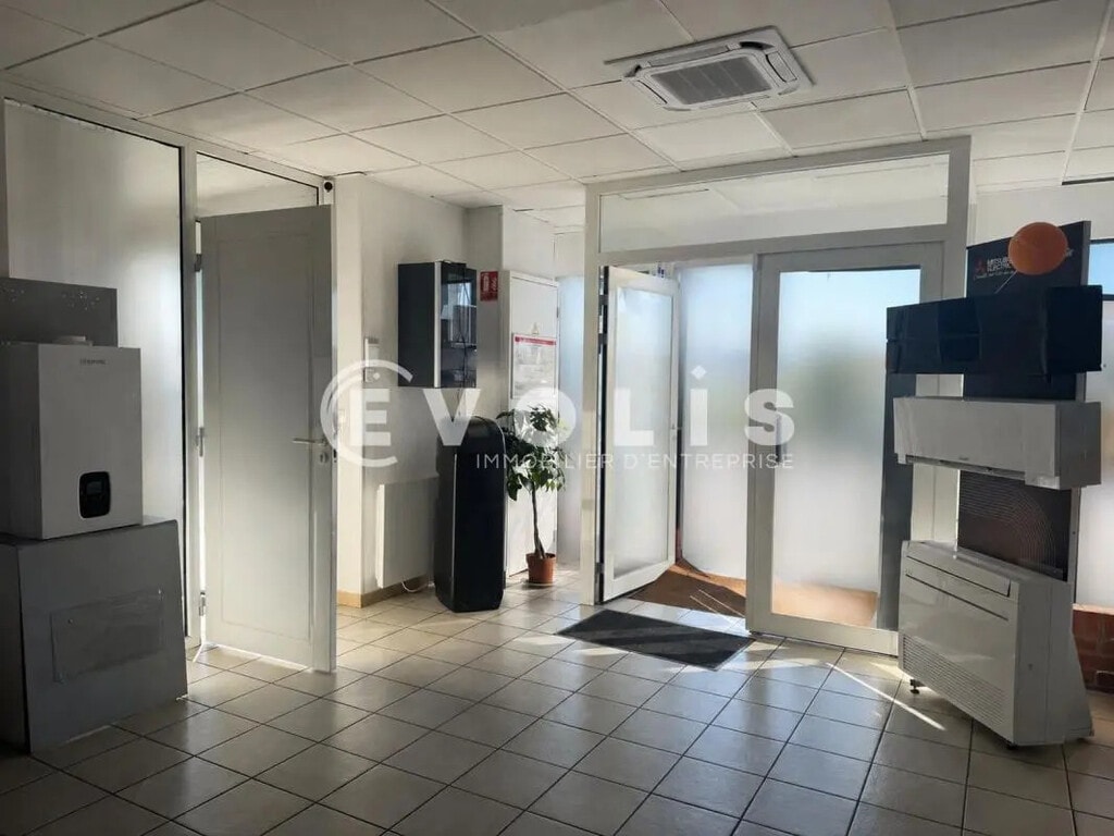 Location Local d'activités 392 m² - Photo 1