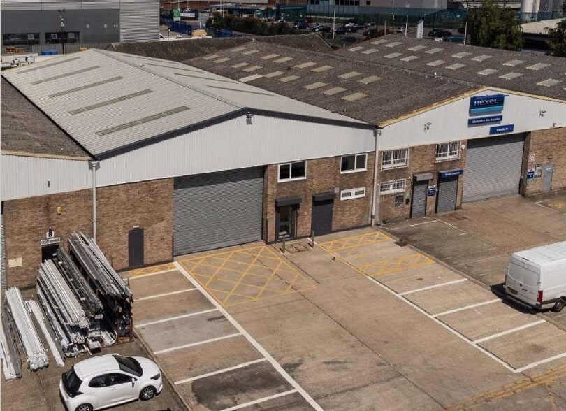 Jeffreys Rd, Enfield to rent - Building Photo - Image 2 of 9