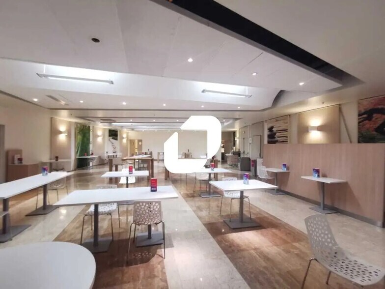 Office in Gentilly to rent - Interior Photo - Image 3 of 11