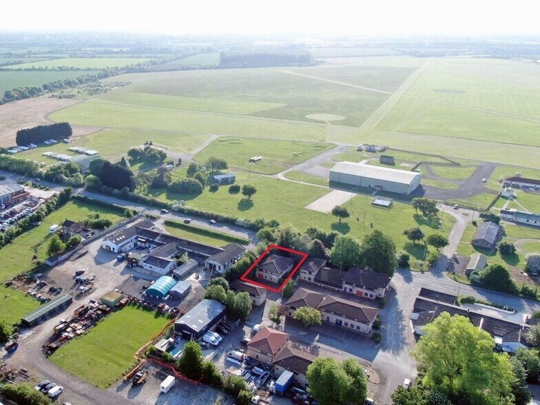 Landscape Clos, Bicester to rent - Building Photo - Image 2 of 8