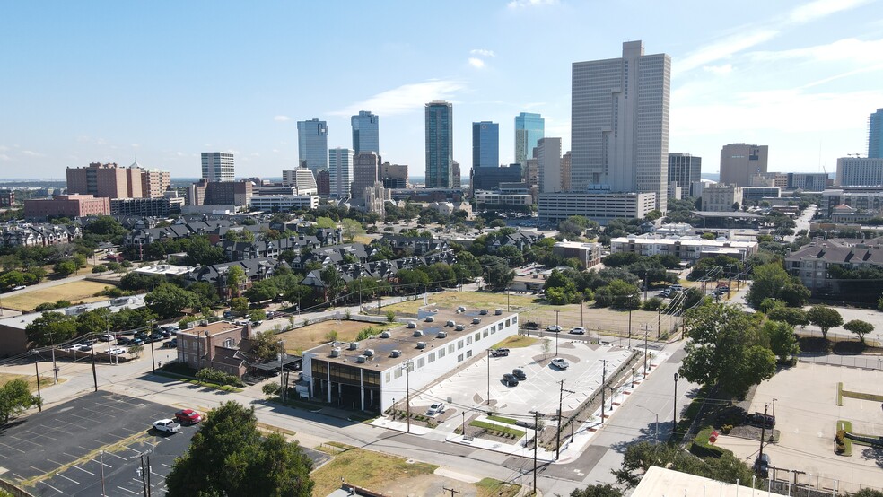 910 Collier St, Fort Worth, TX for sale - Building Photo - Image 1 of 36