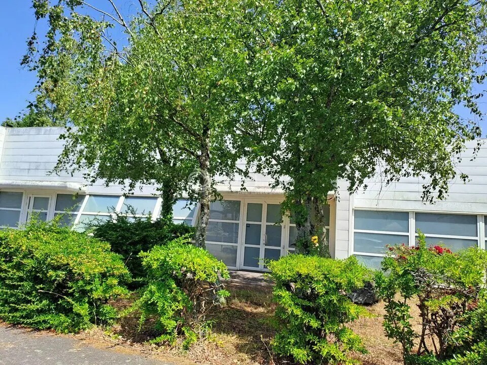 Light Industrial in Nantes for sale Building Photo- Image 1 of 4