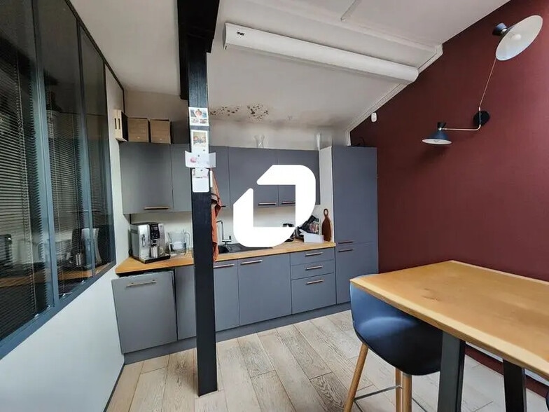 Office in Bordeaux to rent - Building Photo - Image 3 of 13