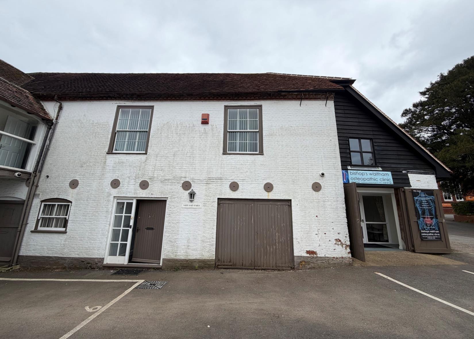 3 Bank St, Bishops Waltham to rent Building Photo- Image 1 of 7