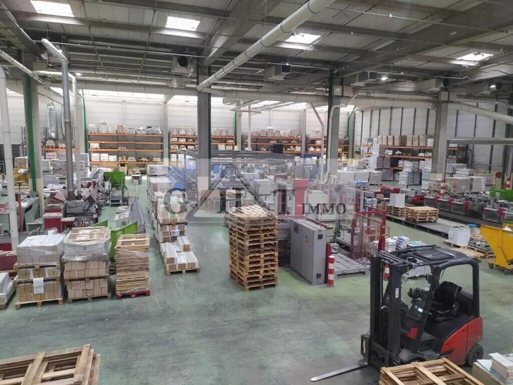 Vente Entrepôt 3 500 m² - Photo 1