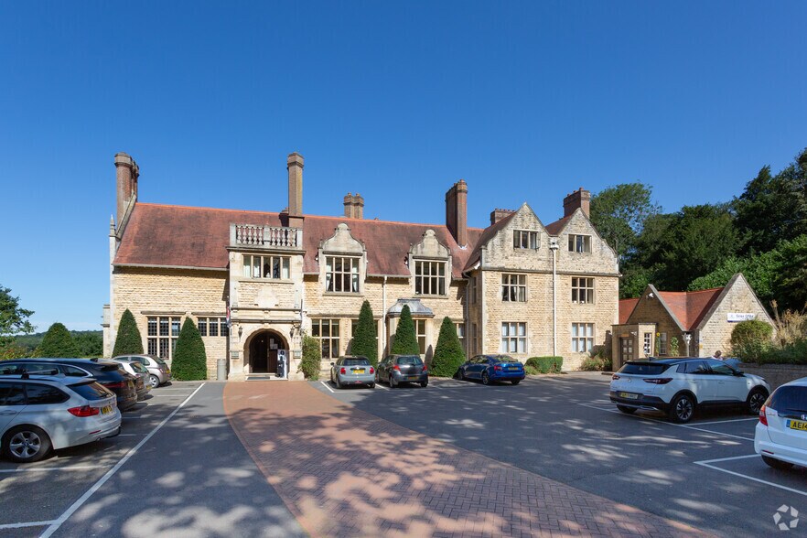 The Avenue, Oakham LE15 8AB UK