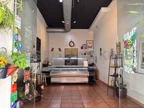 Retail in Barcelona, Barcelona to rent Interior Photo- Image 2 of 7