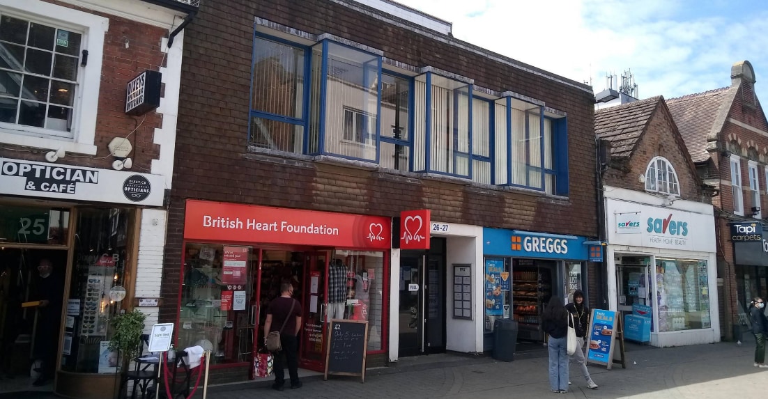 26-27 West St, Horsham to rent Primary Photo- Image 1 of 2