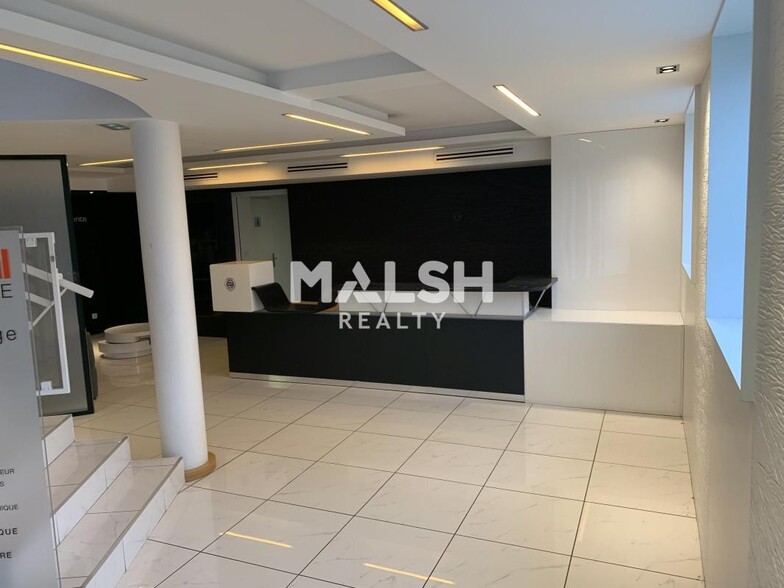 Office in Rillieux-la-Pape to rent - Interior Photo - Image 2 of 22